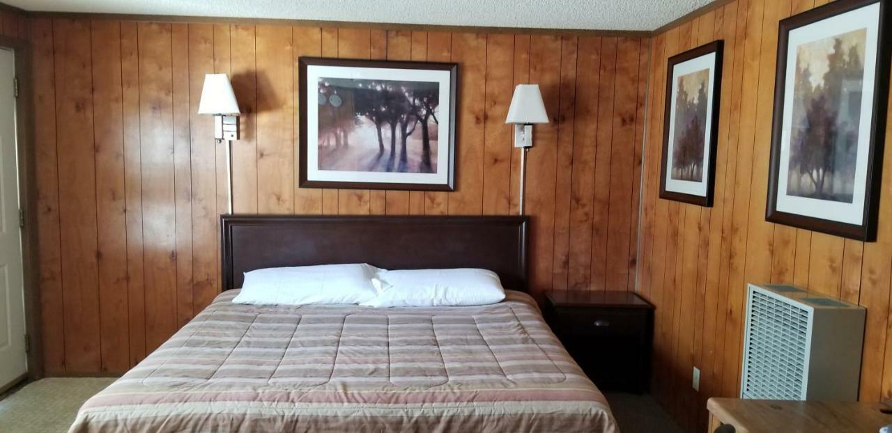 The Whispering Elms Motel Baker Luaran gambar
